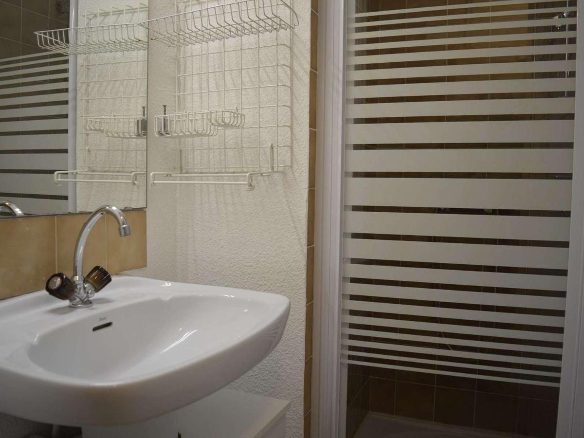 Studio Cabine A St-Raphael Avec Terrasse Et Parking, A 100M De La Plage - Fr-1-226A-23 Saint-Raphaël Exterior foto